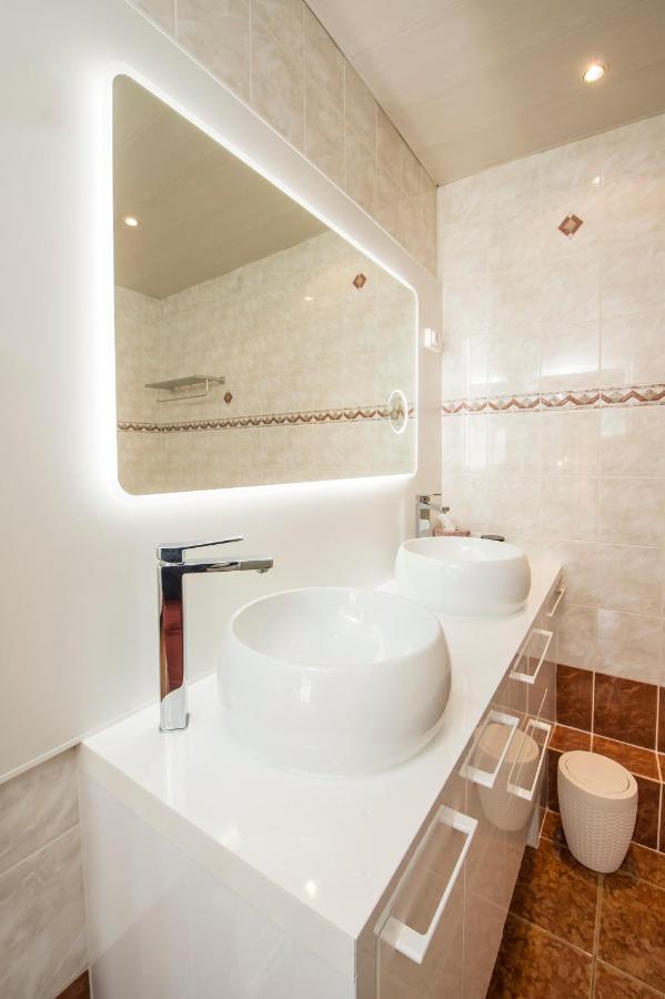Suites Mana - Le Manaloft, Chic Et Moderne Avec Salle Privee De Fitness En Plein Centre-Ville De Rethel Exteriér fotografie